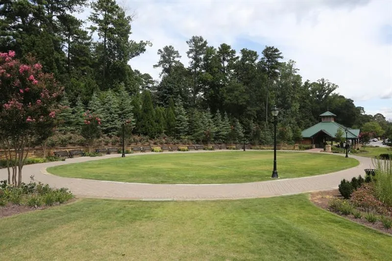 70 River Court Parkway, Sandy Springs, Georgia 30328, 5 Bedrooms Bedrooms, ,3 BathroomsBathrooms,Residential,Sold,70 River Court Parkway,6643102