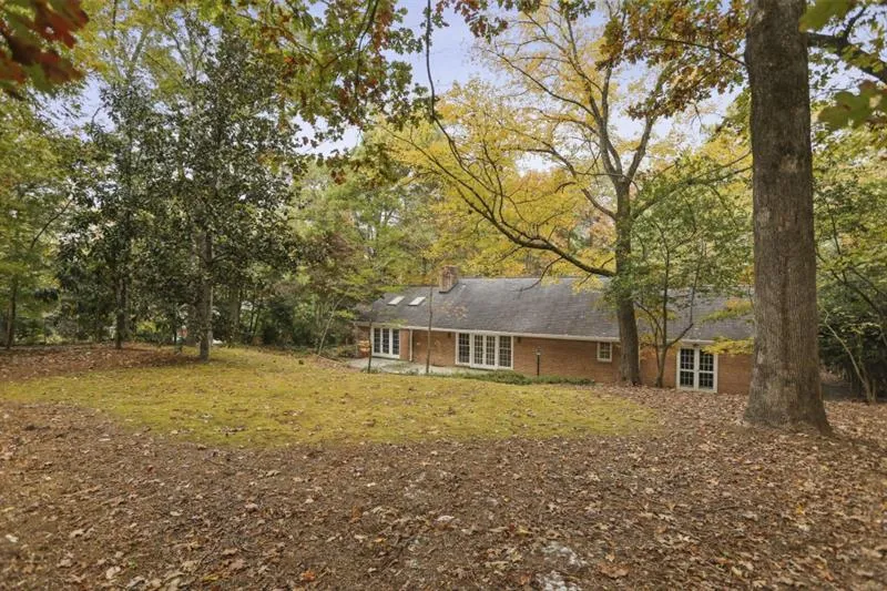 70 River Court Parkway, Sandy Springs, Georgia 30328, 5 Bedrooms Bedrooms, ,3 BathroomsBathrooms,Residential,Sold,70 River Court Parkway,6643102