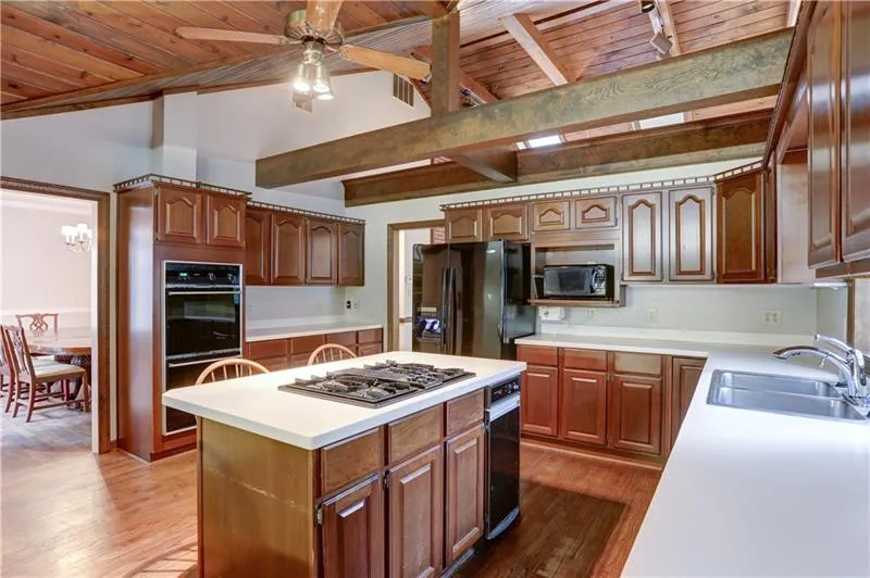 70 River Court Parkway, Sandy Springs, Georgia 30328, 5 Bedrooms Bedrooms, ,3 BathroomsBathrooms,Residential,Sold,70 River Court Parkway,6643102