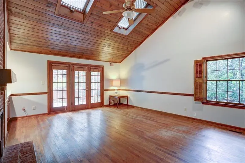 70 River Court Parkway, Sandy Springs, Georgia 30328, 5 Bedrooms Bedrooms, ,3 BathroomsBathrooms,Residential,Sold,70 River Court Parkway,6643102
