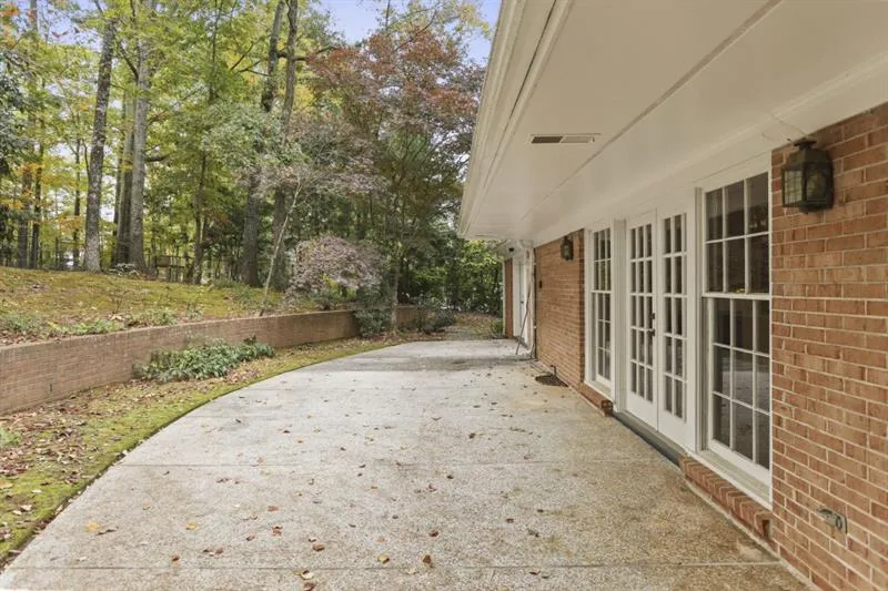 70 River Court Parkway, Sandy Springs, Georgia 30328, 5 Bedrooms Bedrooms, ,3 BathroomsBathrooms,Residential,Sold,70 River Court Parkway,6643102