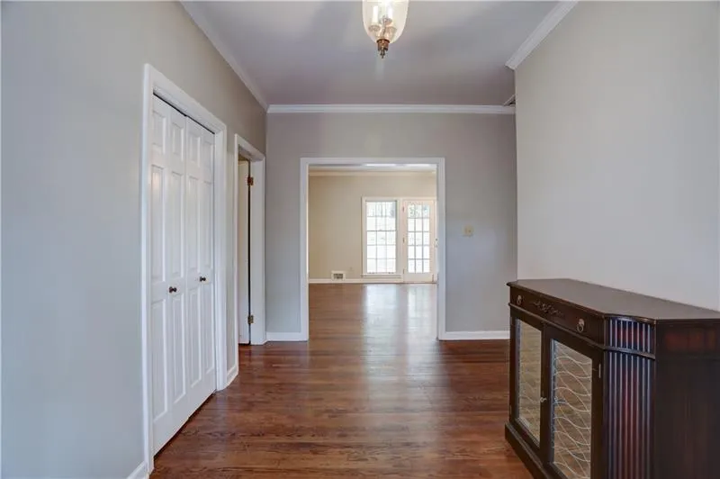 70 River Court Parkway, Sandy Springs, Georgia 30328, 5 Bedrooms Bedrooms, ,3 BathroomsBathrooms,Residential,Sold,70 River Court Parkway,6643102