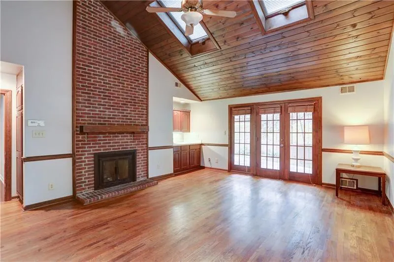 70 River Court Parkway, Sandy Springs, Georgia 30328, 5 Bedrooms Bedrooms, ,3 BathroomsBathrooms,Residential,Sold,70 River Court Parkway,6643102