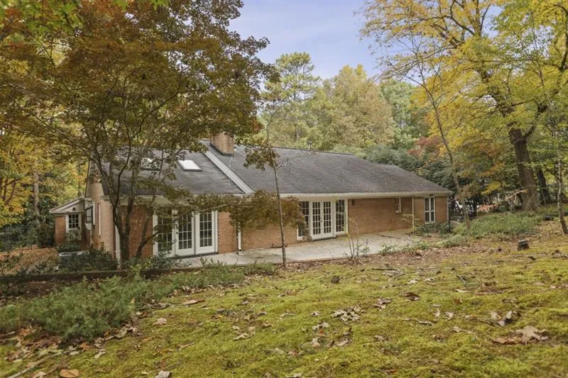 70 River Court Parkway, Sandy Springs, Georgia 30328, 5 Bedrooms Bedrooms, ,3 BathroomsBathrooms,Residential,Sold,70 River Court Parkway,6643102
