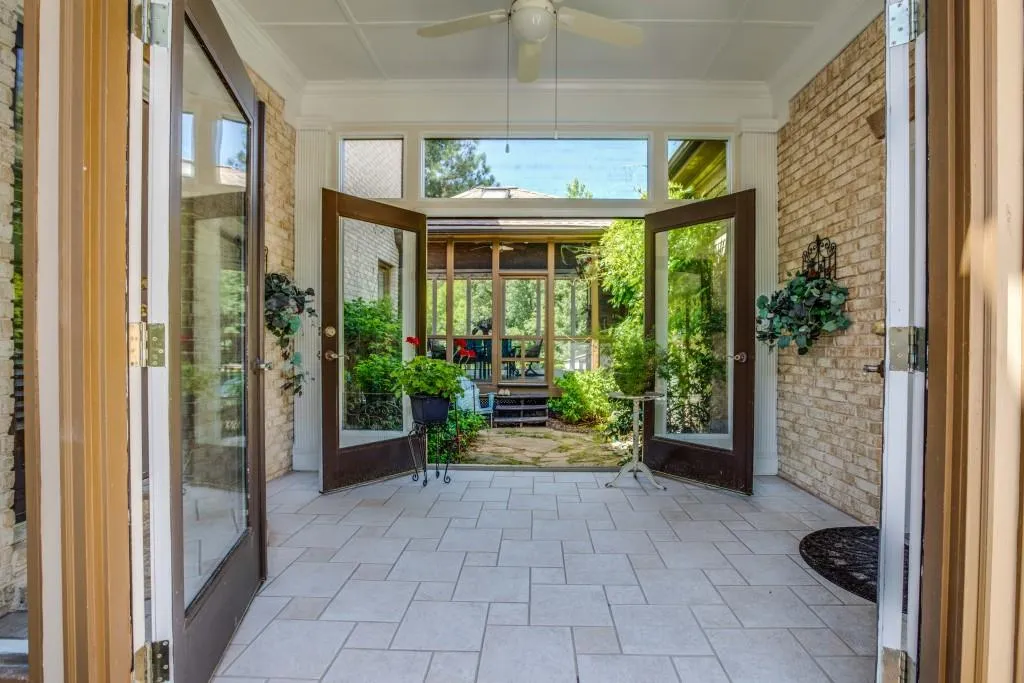 3940 Spalding Drive, Atlanta, Georgia 30350, 5 Bedrooms Bedrooms, ,4 BathroomsBathrooms,Residential,Sold,3940 Spalding Drive,5966432