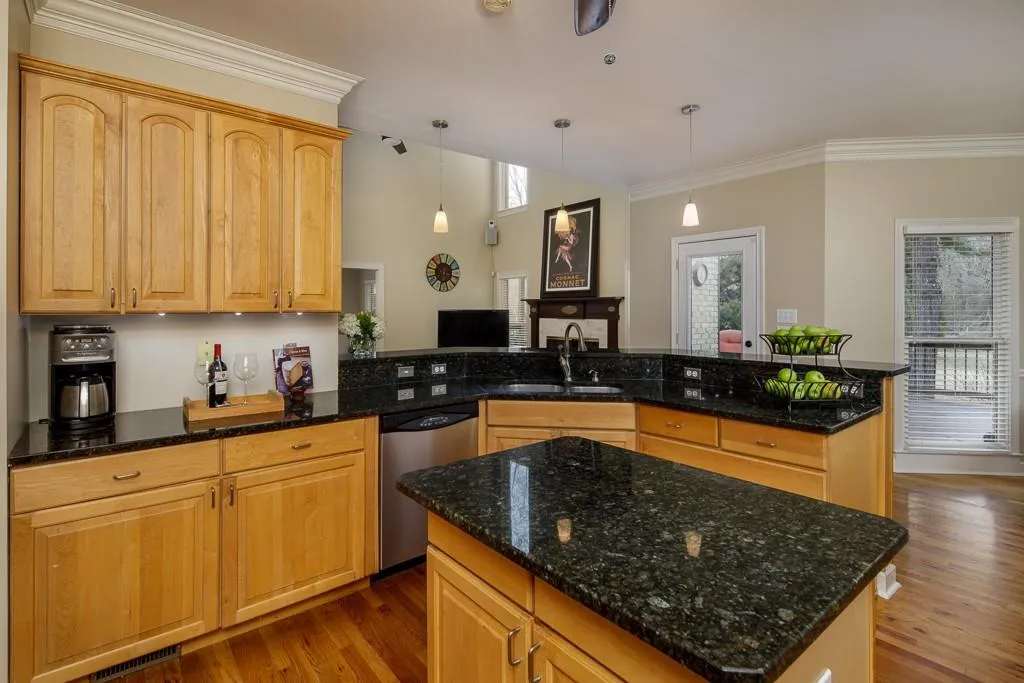 3940 Spalding Drive, Atlanta, Georgia 30350, 5 Bedrooms Bedrooms, ,4 BathroomsBathrooms,Residential,Sold,3940 Spalding Drive,5966432