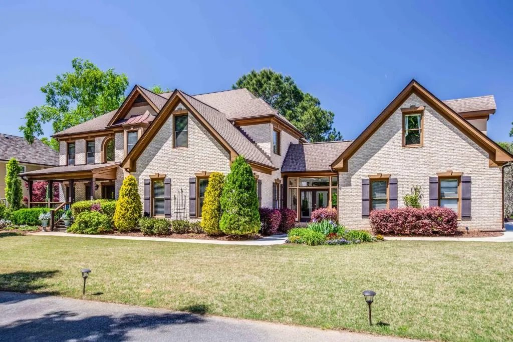 3940 Spalding Drive, Atlanta, Georgia 30350, 5 Bedrooms Bedrooms, ,4 BathroomsBathrooms,Residential,Sold,3940 Spalding Drive,5966432