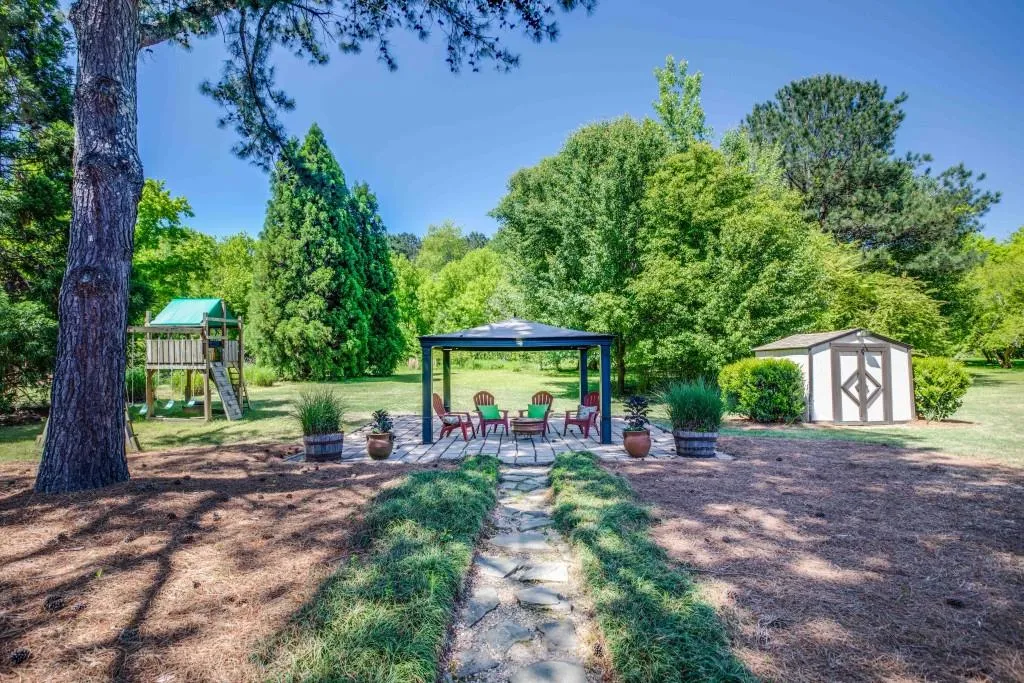 3940 Spalding Drive, Atlanta, Georgia 30350, 5 Bedrooms Bedrooms, ,4 BathroomsBathrooms,Residential,Sold,3940 Spalding Drive,5966432