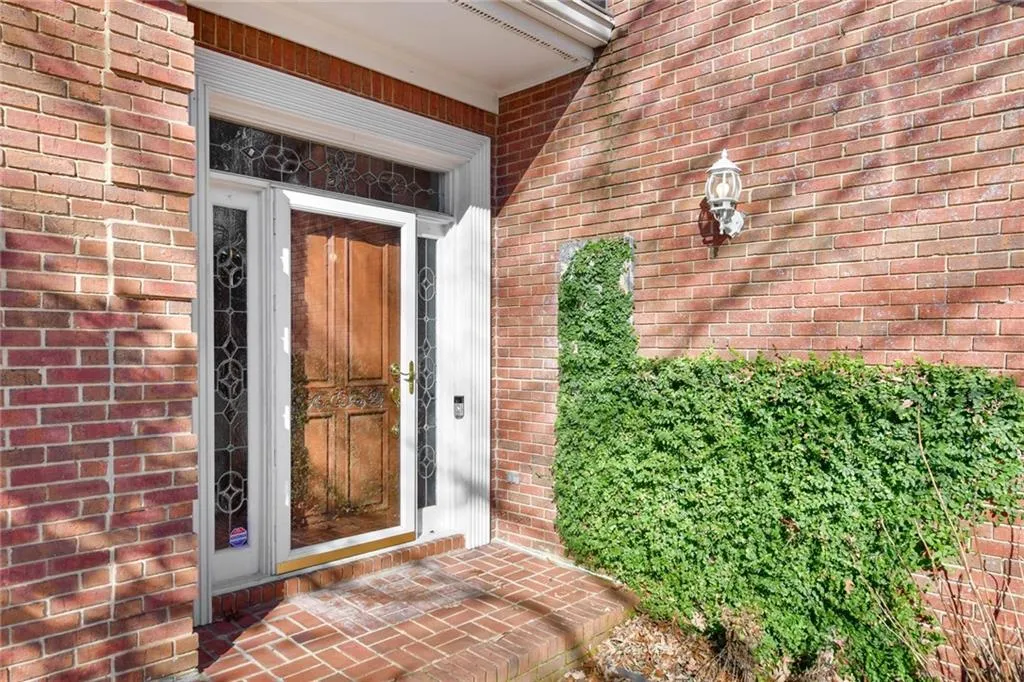 5892 Mitchell Road, Sandy Springs, Georgia 30328, 4 Bedrooms Bedrooms, ,3 BathroomsBathrooms,Residential,Sold,5892 Mitchell Road,6834035