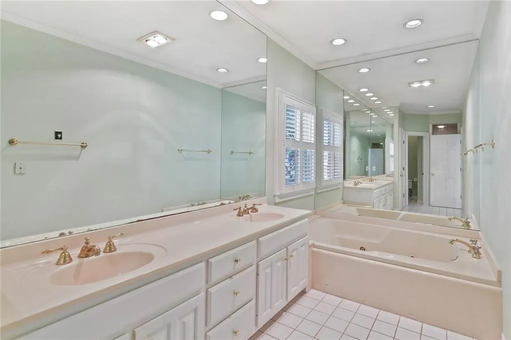 5892 Mitchell Road, Sandy Springs, Georgia 30328, 4 Bedrooms Bedrooms, ,3 BathroomsBathrooms,Residential,Sold,5892 Mitchell Road,6834035