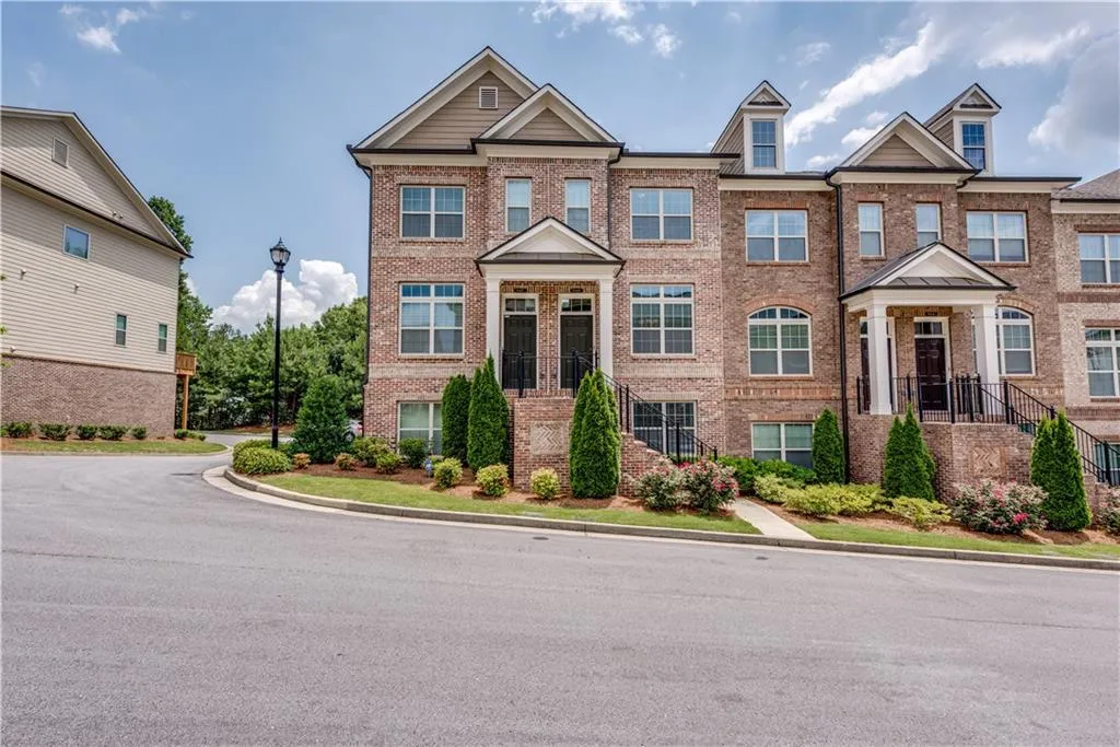 7435 Highland Bluff, Sandy Springs, Georgia 30328, 3 Bedrooms Bedrooms, ,3 BathroomsBathrooms,Residential,Sold,7435 Highland Bluff,5865839