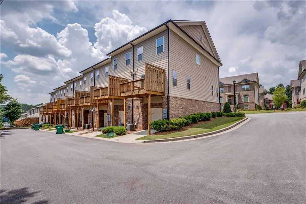 7435 Highland Bluff, Sandy Springs, Georgia 30328, 3 Bedrooms Bedrooms, ,3 BathroomsBathrooms,Residential,Sold,7435 Highland Bluff,5865839