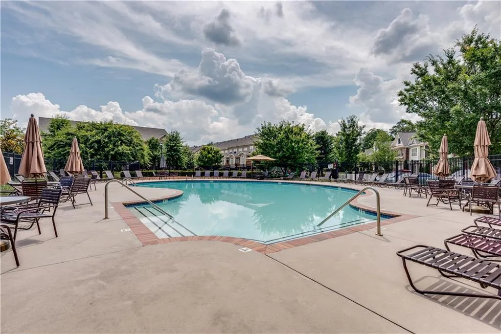 7435 Highland Bluff, Sandy Springs, Georgia 30328, 3 Bedrooms Bedrooms, ,3 BathroomsBathrooms,Residential,Sold,7435 Highland Bluff,5865839