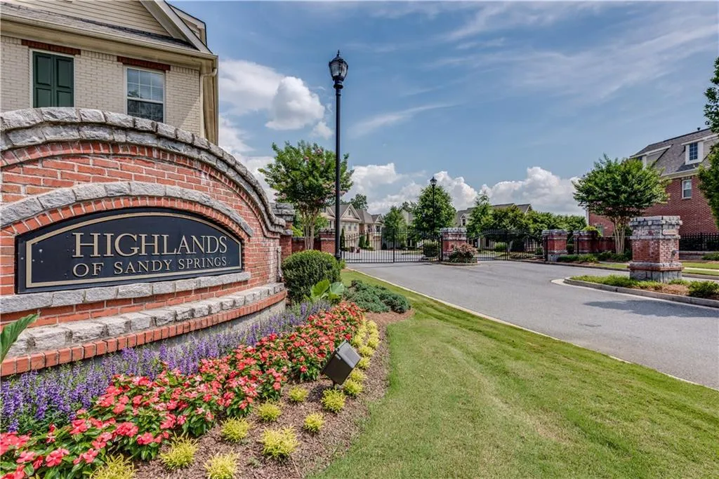 7435 Highland Bluff, Sandy Springs, Georgia 30328, 3 Bedrooms Bedrooms, ,3 BathroomsBathrooms,Residential,Sold,7435 Highland Bluff,5865839