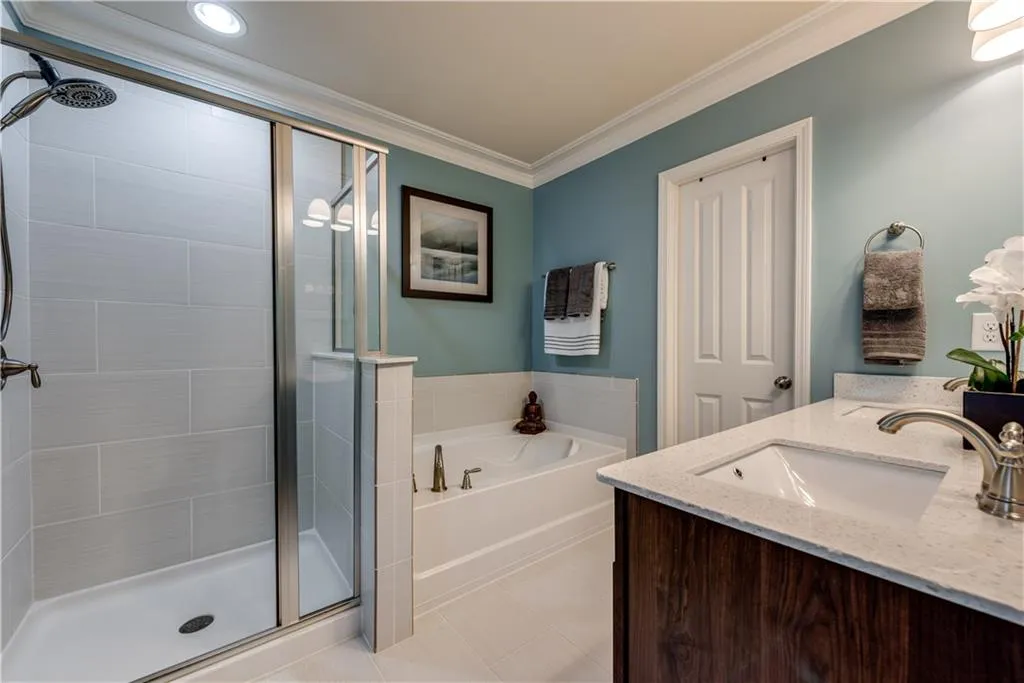 7435 Highland Bluff, Sandy Springs, Georgia 30328, 3 Bedrooms Bedrooms, ,3 BathroomsBathrooms,Residential,Sold,7435 Highland Bluff,5865839