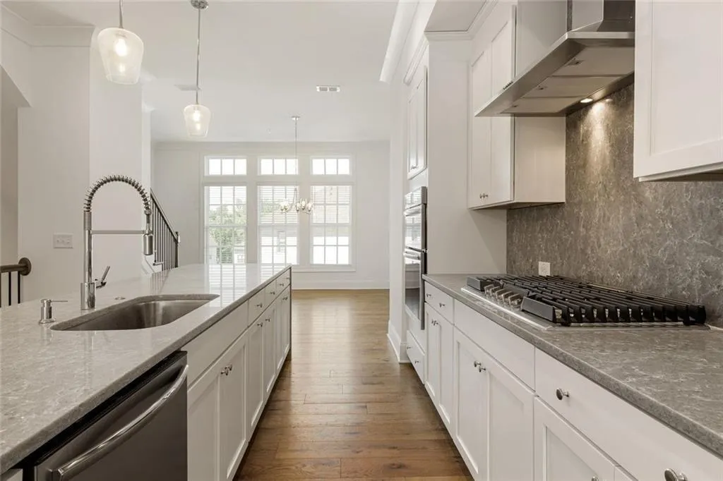 6790 Encore Boulevard, Sandy Springs, Georgia 30328, 3 Bedrooms Bedrooms, ,4 BathroomsBathrooms,Residential,For Sale,6790 Encore Boulevard,7575681