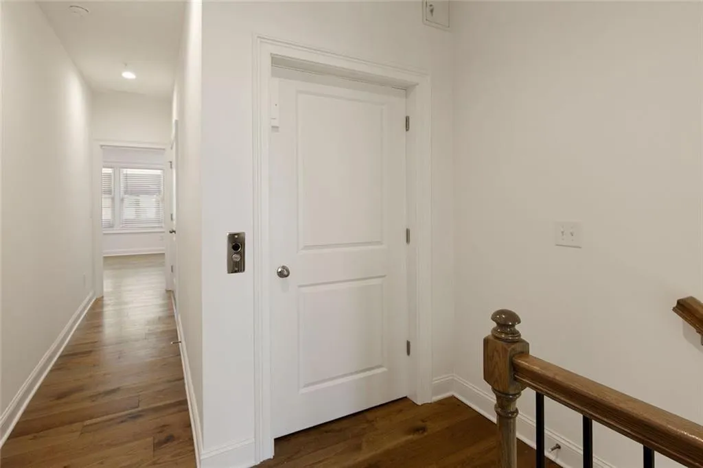 6790 Encore Boulevard, Sandy Springs, Georgia 30328, 3 Bedrooms Bedrooms, ,4 BathroomsBathrooms,Residential,For Sale,6790 Encore Boulevard,7575681