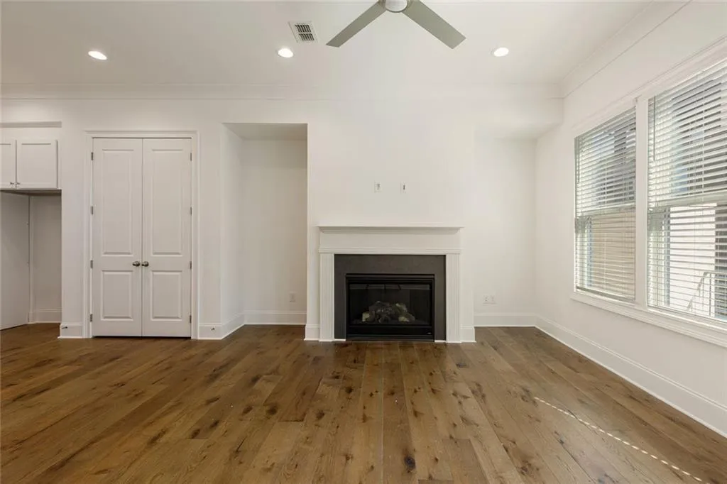 6790 Encore Boulevard, Sandy Springs, Georgia 30328, 3 Bedrooms Bedrooms, ,4 BathroomsBathrooms,Residential,For Sale,6790 Encore Boulevard,7575681