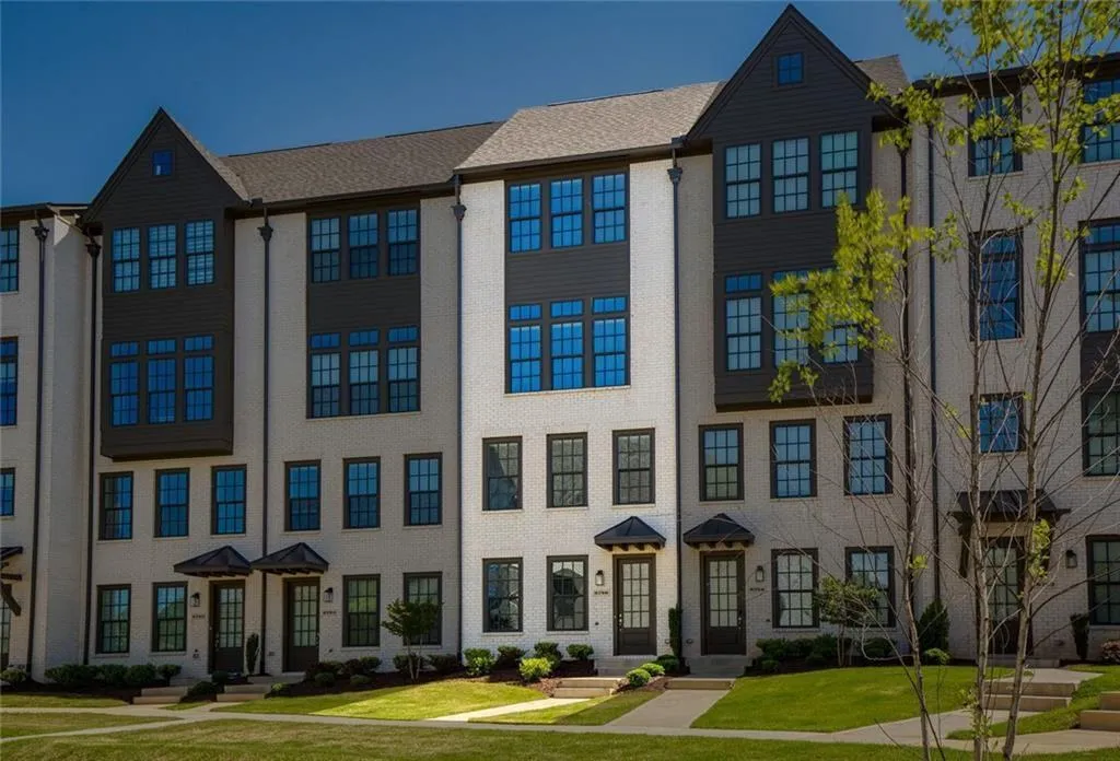 6790 Encore Boulevard, Sandy Springs, Georgia 30328, 3 Bedrooms Bedrooms, ,4 BathroomsBathrooms,Residential,For Sale,6790 Encore Boulevard,7575681