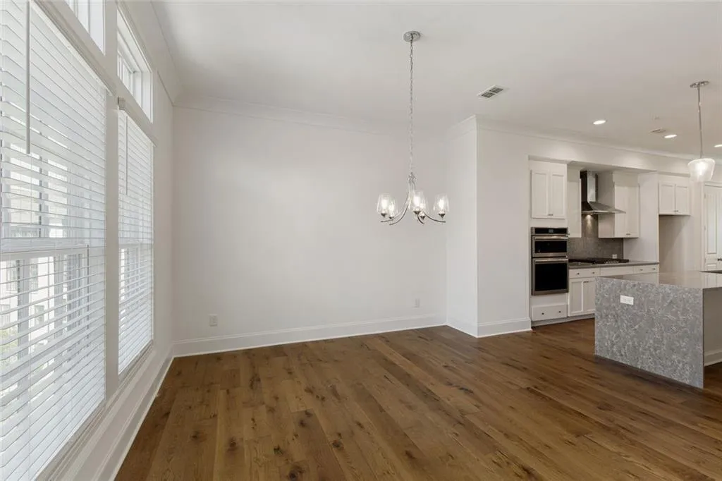 6790 Encore Boulevard, Sandy Springs, Georgia 30328, 3 Bedrooms Bedrooms, ,4 BathroomsBathrooms,Residential,For Sale,6790 Encore Boulevard,7575681