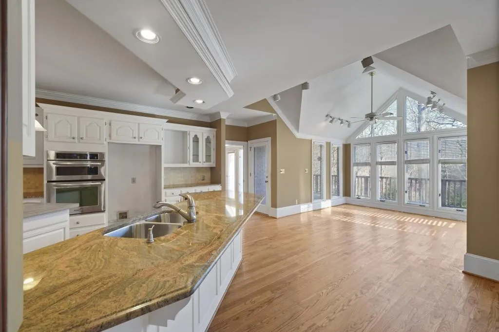 325 Yellowroot Lane, Sandy Springs, Georgia 30350, 5 Bedrooms Bedrooms, ,4 BathroomsBathrooms,Residential,Sold,325 Yellowroot Lane,7506921