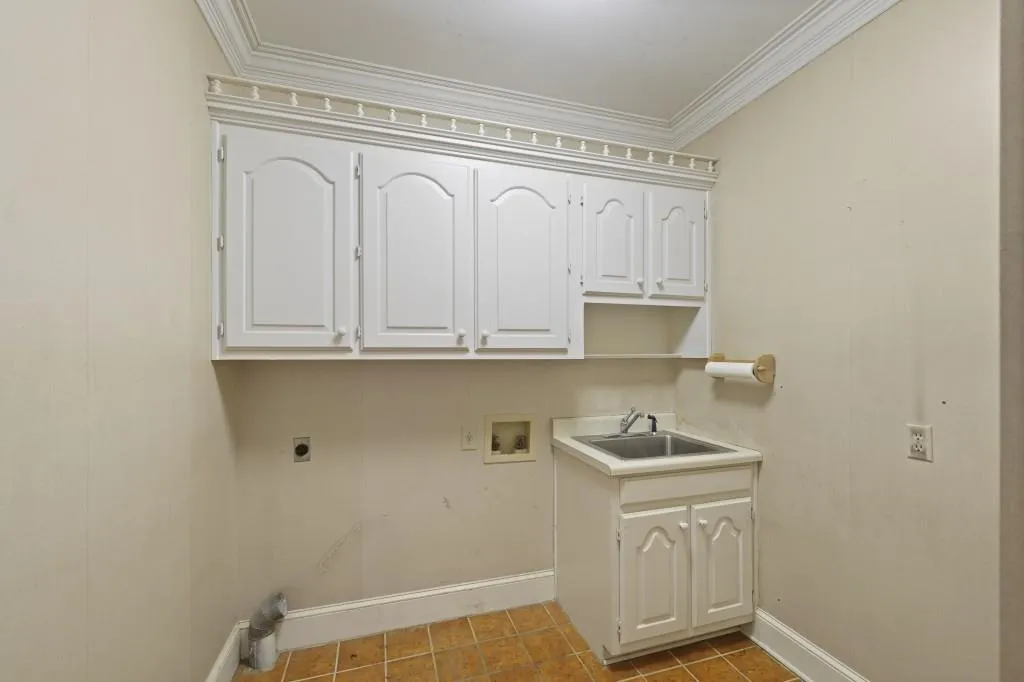 325 Yellowroot Lane, Sandy Springs, Georgia 30350, 5 Bedrooms Bedrooms, ,4 BathroomsBathrooms,Residential,Sold,325 Yellowroot Lane,7506921