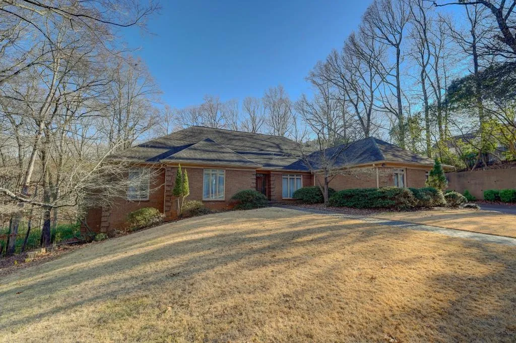 325 Yellowroot Lane, Sandy Springs, Georgia 30350, 5 Bedrooms Bedrooms, ,4 BathroomsBathrooms,Residential,Sold,325 Yellowroot Lane,7506921