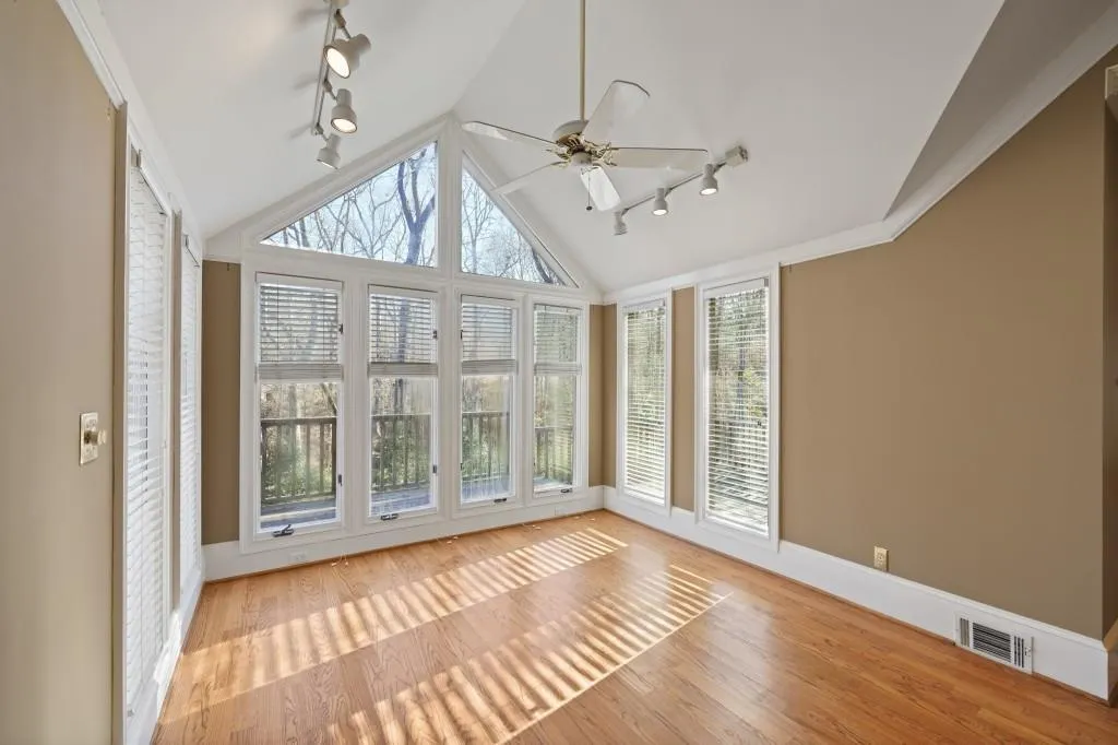 325 Yellowroot Lane, Sandy Springs, Georgia 30350, 5 Bedrooms Bedrooms, ,4 BathroomsBathrooms,Residential,Sold,325 Yellowroot Lane,7506921
