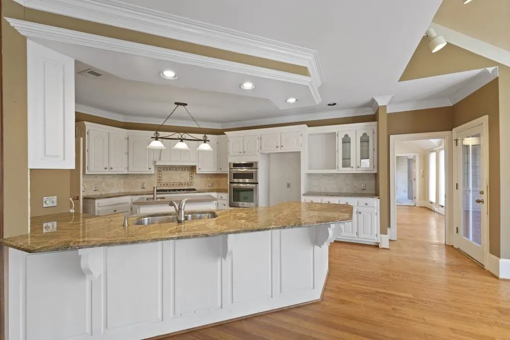 325 Yellowroot Lane, Sandy Springs, Georgia 30350, 5 Bedrooms Bedrooms, ,4 BathroomsBathrooms,Residential,Sold,325 Yellowroot Lane,7506921