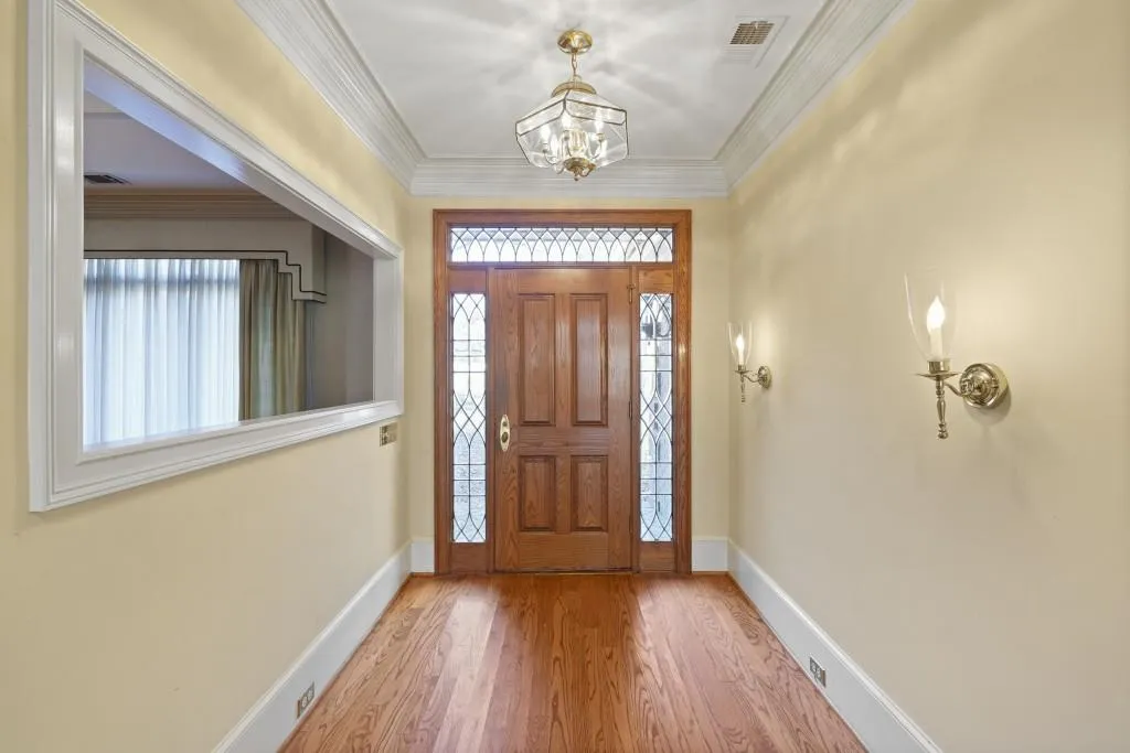325 Yellowroot Lane, Sandy Springs, Georgia 30350, 5 Bedrooms Bedrooms, ,4 BathroomsBathrooms,Residential,Sold,325 Yellowroot Lane,7506921
