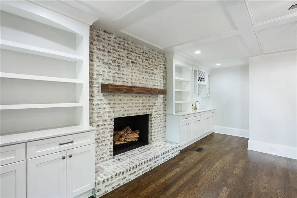 7580 Hunters Woods Drive, Sandy Springs, Georgia 30350, 5 Bedrooms Bedrooms, ,4 BathroomsBathrooms,Residential,Sold,7580 Hunters Woods Drive,6034655