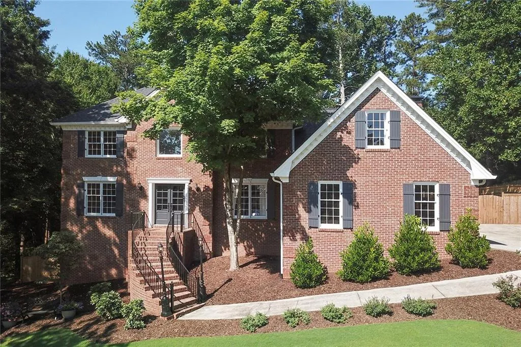 7580 Hunters Woods Drive, Sandy Springs, Georgia 30350, 5 Bedrooms Bedrooms, ,4 BathroomsBathrooms,Residential,Sold,7580 Hunters Woods Drive,6034655