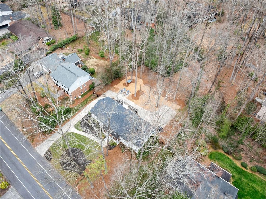 Conveniently located in sought-after Sandy Springs, this home offers easy access to top-rated schools, parks, shopping, dining, and major highways for seamless commuting. Don’t miss out on this opportunity!