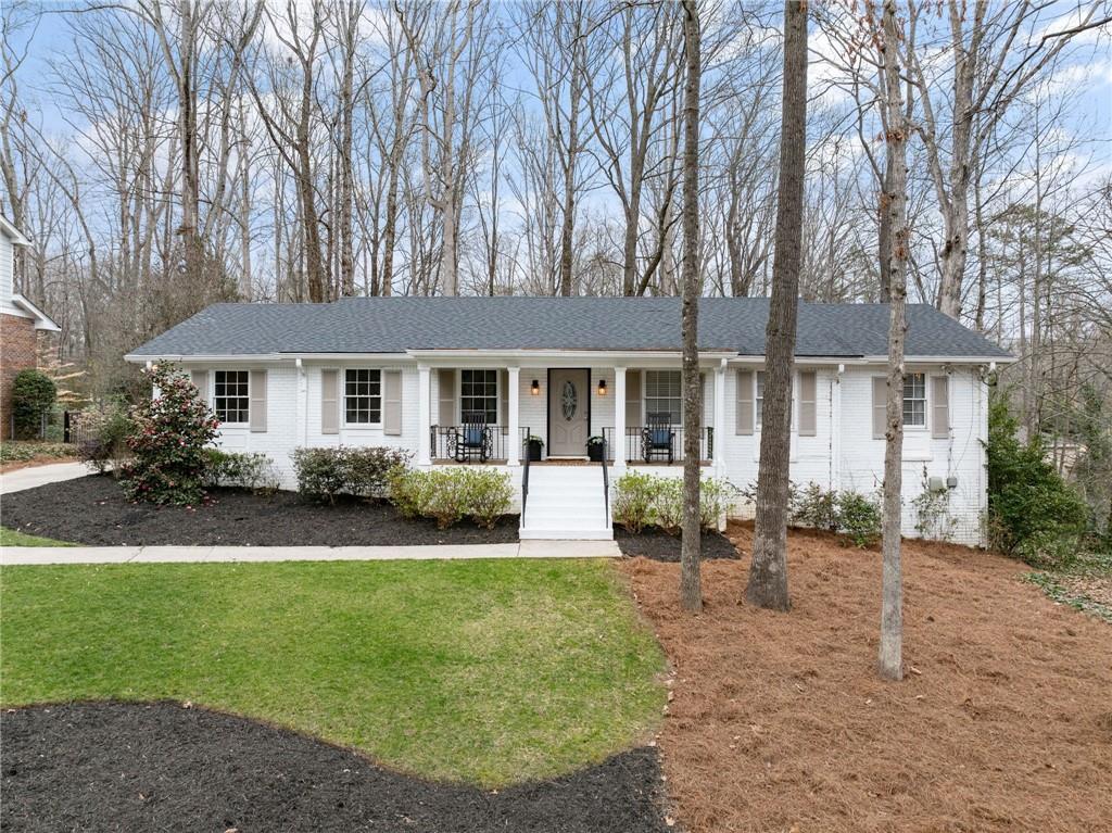 330 W Spalding Drive, Atlanta, Georgia 30328, 4 Bedrooms Bedrooms, ,2 BathroomsBathrooms,Residential,Sold,330 W Spalding Drive,7343952