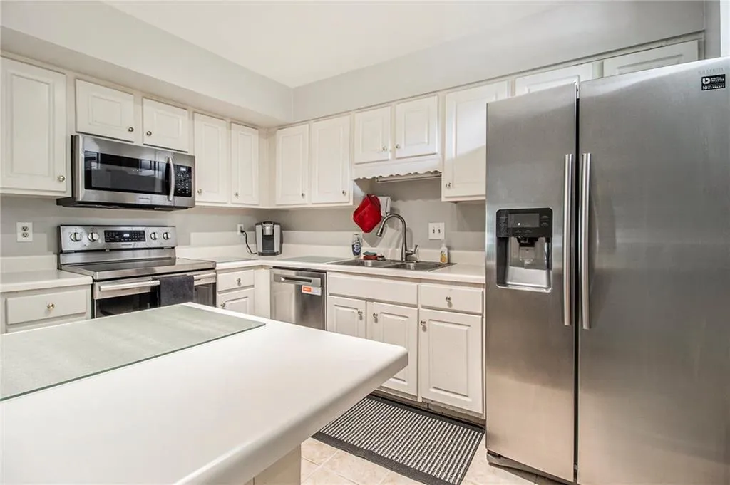 11 Forrest Place, Atlanta, Georgia 30328, 3 Bedrooms Bedrooms, ,3 BathroomsBathrooms,Residential,For Sale,11 Forrest Place,7565207