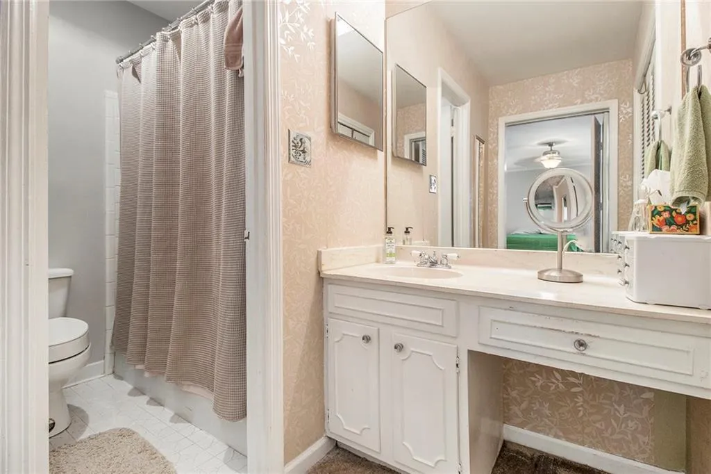11 Forrest Place, Atlanta, Georgia 30328, 3 Bedrooms Bedrooms, ,3 BathroomsBathrooms,Residential,For Sale,11 Forrest Place,7565207