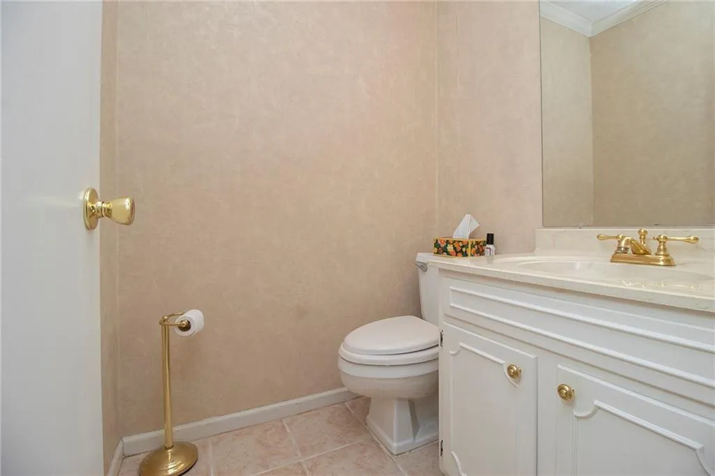 11 Forrest Place, Atlanta, Georgia 30328, 3 Bedrooms Bedrooms, ,3 BathroomsBathrooms,Residential,For Sale,11 Forrest Place,7565207