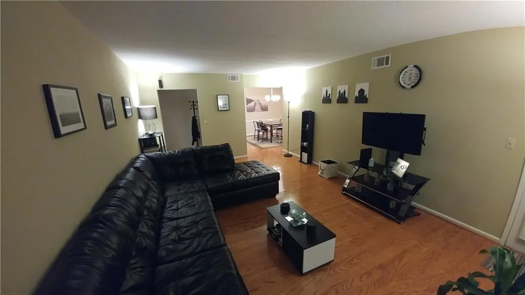 6851 Roswell Road Unit I-6, Sandy Springs, Georgia 30328, 3 Bedrooms Bedrooms, ,2 BathroomsBathrooms,Residential,Sold,6851 Roswell Road Unit I-6,5795633