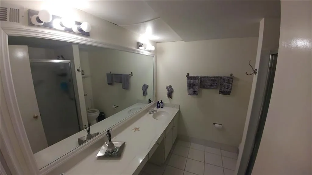 6851 Roswell Road Unit I-6, Sandy Springs, Georgia 30328, 3 Bedrooms Bedrooms, ,2 BathroomsBathrooms,Residential,Sold,6851 Roswell Road Unit I-6,5795633