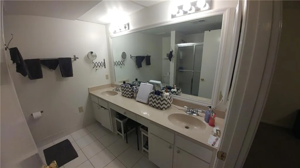 6851 Roswell Road Unit I-6, Sandy Springs, Georgia 30328, 3 Bedrooms Bedrooms, ,2 BathroomsBathrooms,Residential,Sold,6851 Roswell Road Unit I-6,5795633