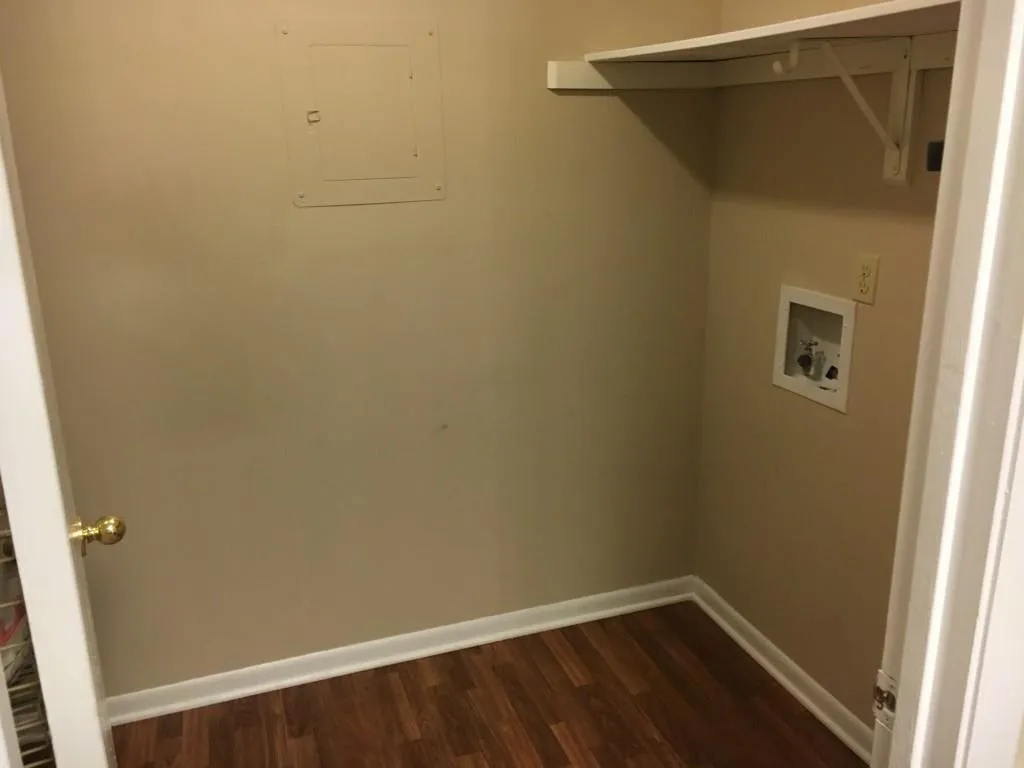 5143 Roswell Road Unit 3, Atlanta, Georgia 30342, 2 Bedrooms Bedrooms, ,1 BathroomBathrooms,Residential,Sold,5143 Roswell Road Unit 3,5818359