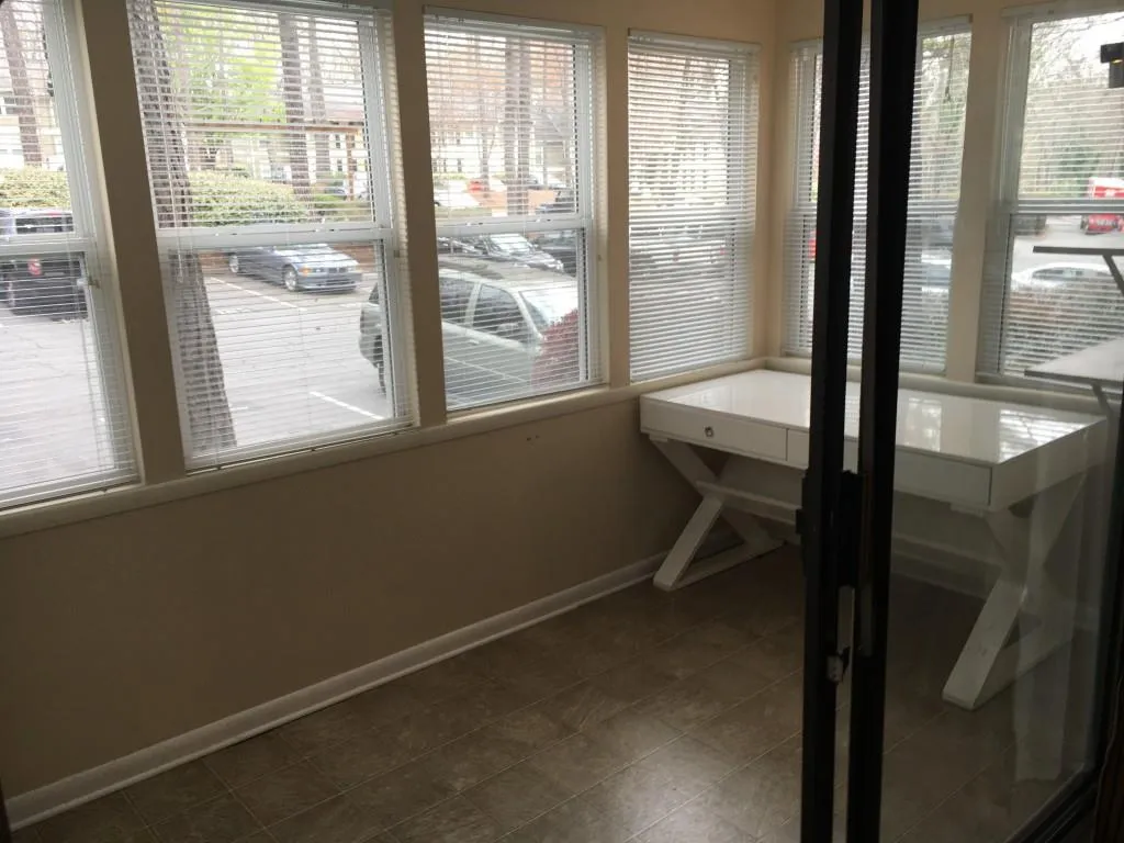 5143 Roswell Road Unit 3, Atlanta, Georgia 30342, 2 Bedrooms Bedrooms, ,1 BathroomBathrooms,Residential,Sold,5143 Roswell Road Unit 3,5818359