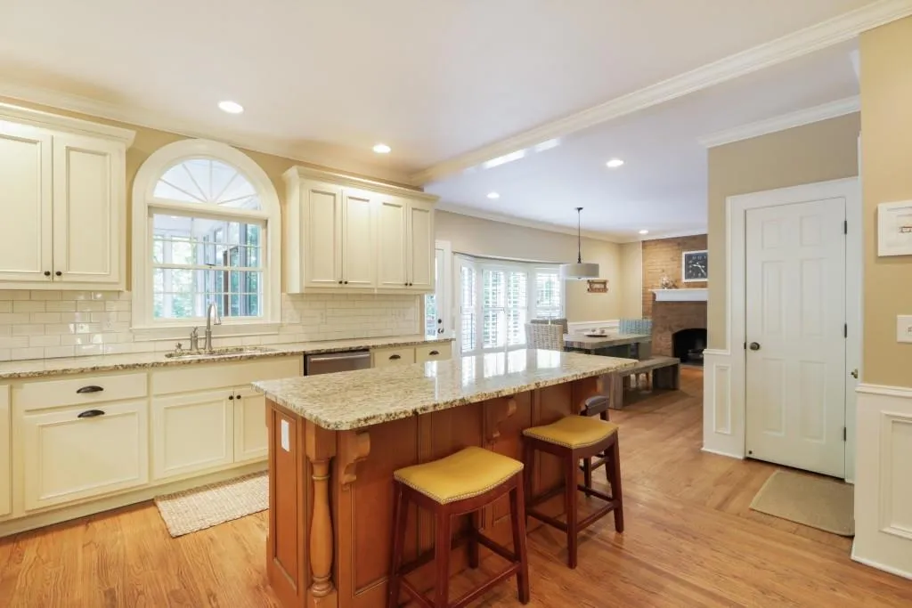 1805 Redbourne Drive, Sandy Springs, Georgia 30350, 5 Bedrooms Bedrooms, ,4 BathroomsBathrooms,Residential,Sold,1805 Redbourne Drive,6541920