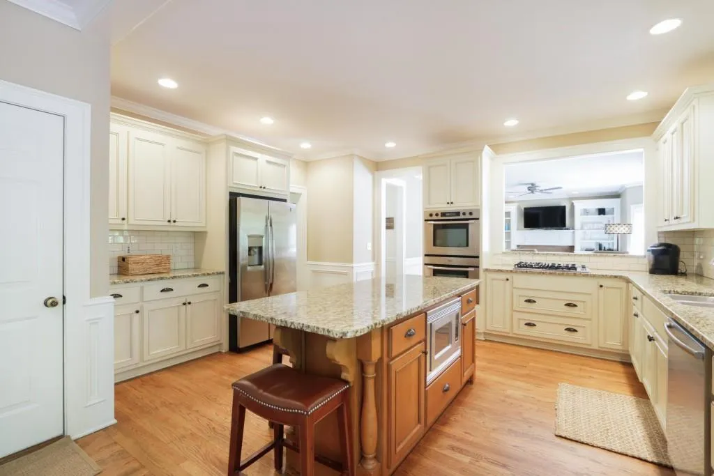 1805 Redbourne Drive, Sandy Springs, Georgia 30350, 5 Bedrooms Bedrooms, ,4 BathroomsBathrooms,Residential,Sold,1805 Redbourne Drive,6541920