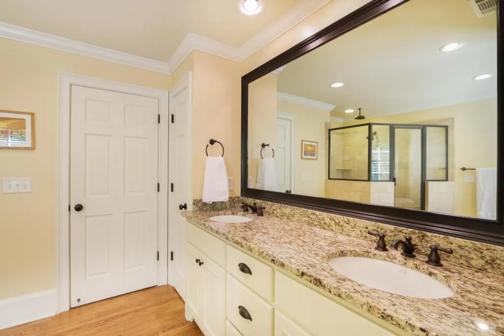 1805 Redbourne Drive, Sandy Springs, Georgia 30350, 5 Bedrooms Bedrooms, ,4 BathroomsBathrooms,Residential,Sold,1805 Redbourne Drive,6541920