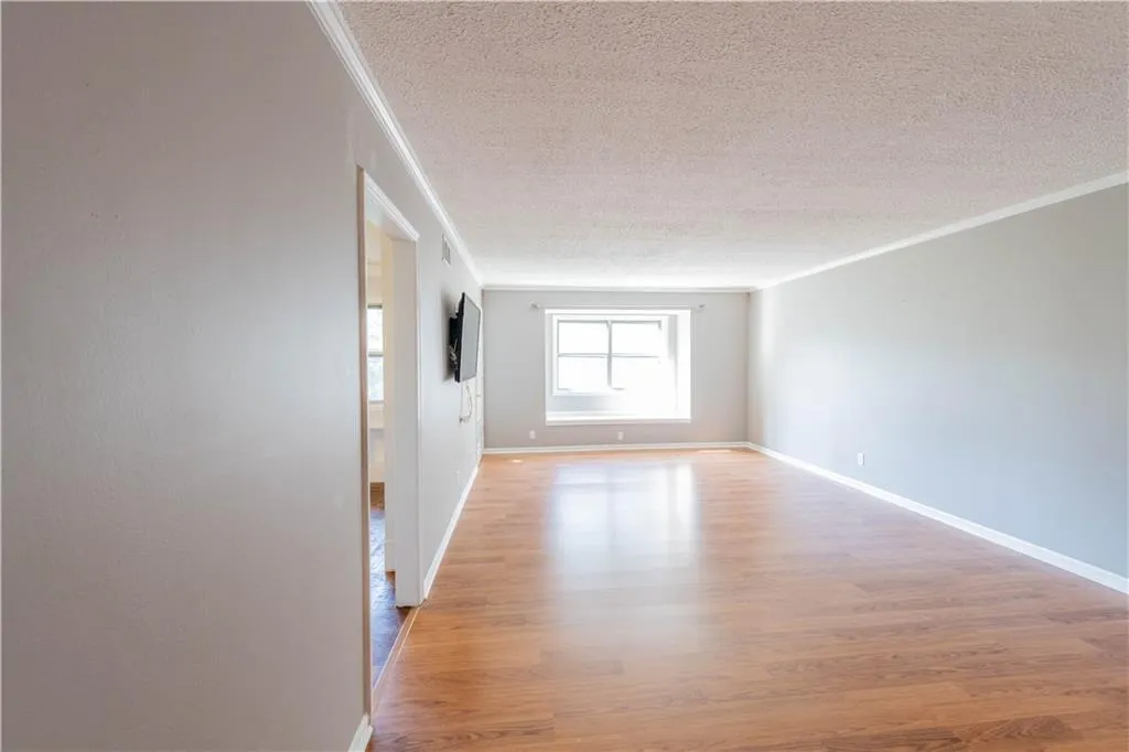 6851 Roswell Road Unit E-3, Sandy Springs, Georgia 30328, 3 Bedrooms Bedrooms, ,2 BathroomsBathrooms,Residential,Sold,6851 Roswell Road Unit E-3,6797448