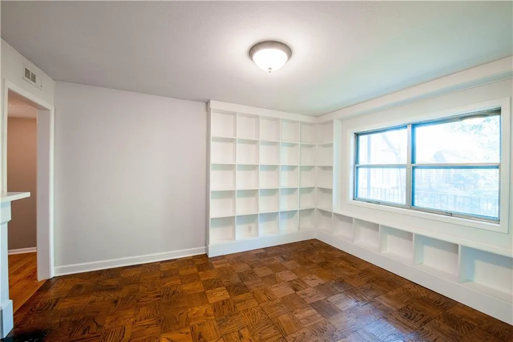 6851 Roswell Road Unit E-3, Sandy Springs, Georgia 30328, 3 Bedrooms Bedrooms, ,2 BathroomsBathrooms,Residential,Sold,6851 Roswell Road Unit E-3,6797448