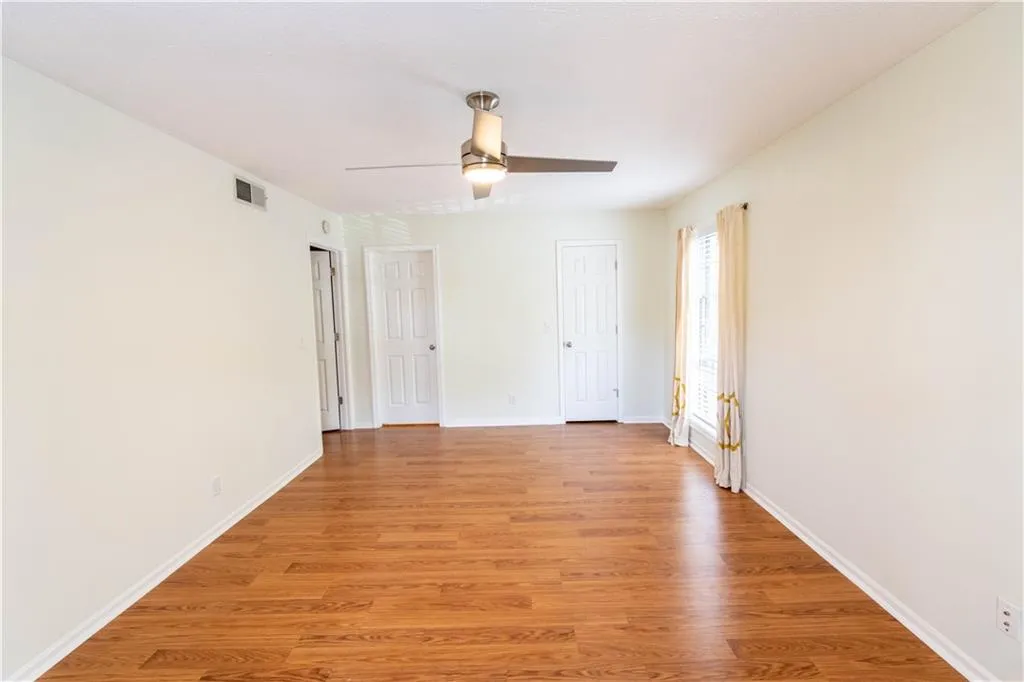 6851 Roswell Road Unit E-3, Sandy Springs, Georgia 30328, 3 Bedrooms Bedrooms, ,2 BathroomsBathrooms,Residential,Sold,6851 Roswell Road Unit E-3,6797448