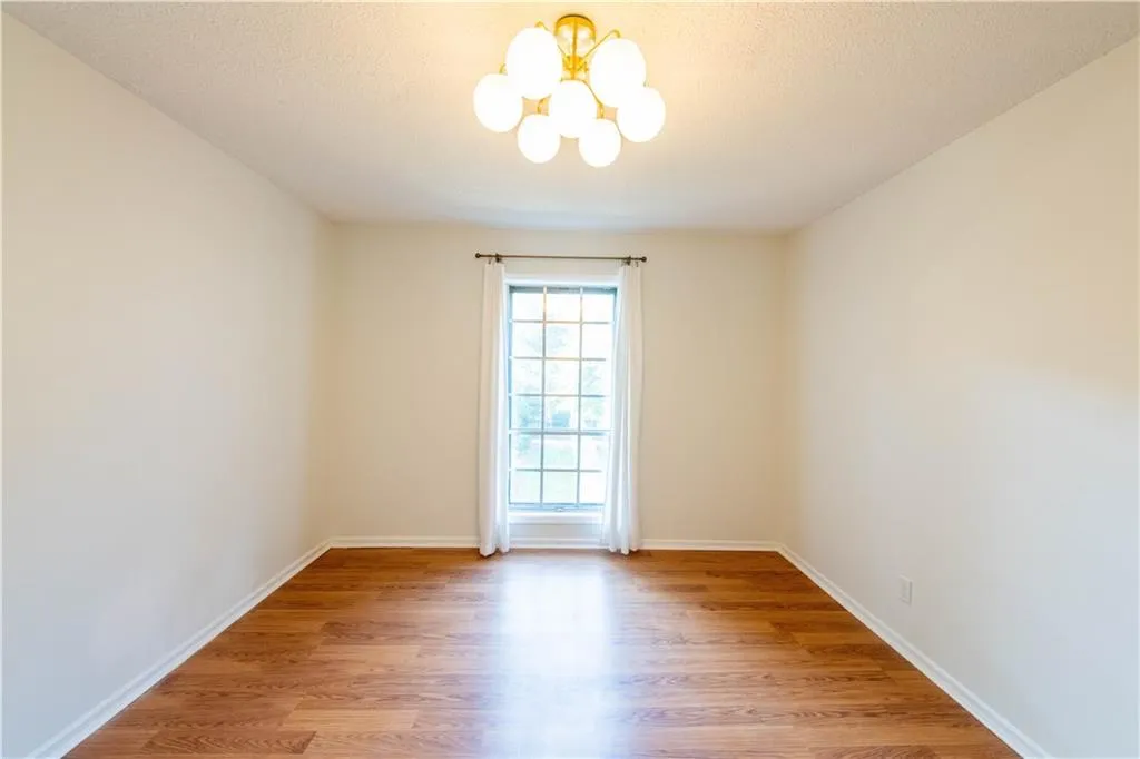 6851 Roswell Road Unit E-3, Sandy Springs, Georgia 30328, 3 Bedrooms Bedrooms, ,2 BathroomsBathrooms,Residential,Sold,6851 Roswell Road Unit E-3,6797448