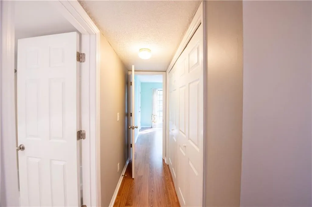 6851 Roswell Road Unit E-3, Sandy Springs, Georgia 30328, 3 Bedrooms Bedrooms, ,2 BathroomsBathrooms,Residential,Sold,6851 Roswell Road Unit E-3,6797448